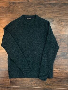 Banana Republic Men's Forest Green Crewneck Sweater